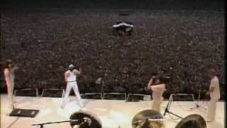 Queen  Live Aid 1985  We Will Rock You [upl. by Frangos754]