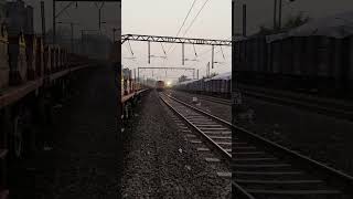 Full horn given adilabad express in the khadavli full speed also youtube youtubeshorts train [upl. by Aita]