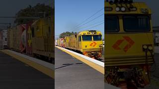 Aurizon 2836 Y279 passing Sunshine station with country hornshow [upl. by Aleik]