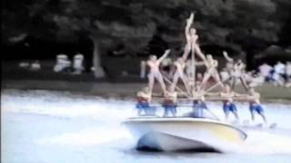 Sea World After Tilikums Shamu show The main lake comes alive with jetskis skiers amp speedboats [upl. by Art]