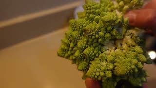 Comment préparer un chou romanesco  recette alimentationsaine bienetre uniq fypシ fyp [upl. by Conal983]