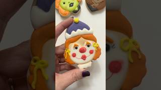 It’s the lips for me 🥰 decoratingcookies cookiedecorating halloween clowns [upl. by Queena]