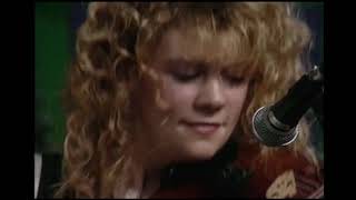 Natalie MacMaster amp Ashley MacIsaac  Fiddle Medley 1993 [upl. by Eta]