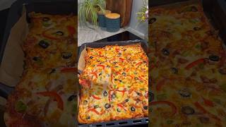 Quick pizza recipe at home 😋😍 pizzarecipe shots [upl. by Umeko407]