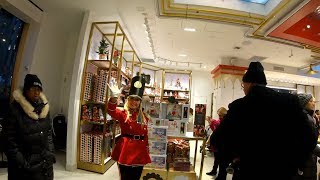 ⁴ᴷ⁶⁰ Walking Tour of the FAO Schwarz Rockefeller Center Toy Store NYC during the Holidays 2018 [upl. by Fiedling]