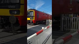 325001 amp 325002 Royal Mail Train Passing Hest Bank LC trainspotting royalmail levelcrossing [upl. by Shishko]