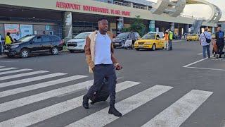 QUAND TU ARRIVES À L’AÉROPORT DE DAKAR [upl. by Vanhomrigh]