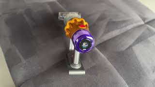 Dyson V12 Detect Slim  JAK RADZI SOBIE Z SIERŚCIĄ [upl. by Freda281]