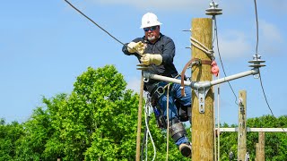 How a Lineman Ties TieWire [upl. by Llacam973]