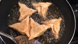 How to Make Chicken Samosa  সিঙ্গাড়া  RAMADAN RECIPE  Iftaar Snacks  Jenny Cooks [upl. by Naujaj]