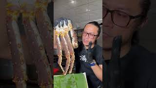 Orang batu pahat mukbang Alaska king crab [upl. by Nnayd]