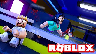 My GIRLFRIEND is trying to KILL ME in ROBLOX [upl. by Michal520]