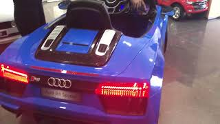 Tutorial características coche eléctrico para niños Audi R8 Spyder 12v azul [upl. by Trilley]