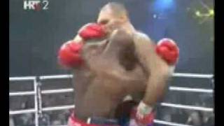 video de la pelea entre valuev vs holyfield el gigante ruso contra el abuelo [upl. by Asylem876]