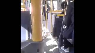 Pasajero insulta a chofer del transantiago [upl. by Tniassuot]