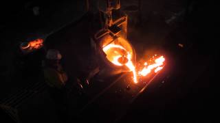 Australianmade Fonte pansfoundry casting action [upl. by Llorrac357]