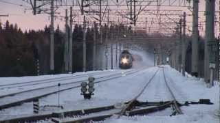 RZD ChS200005 with a train nr 168 quotNevskiy Expressquot 200 kmh 124 mph [upl. by Eiuol252]