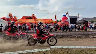 Competencias de motos honda CRF 250 F en GLADIADORES OFFROAD Jhon PINEDA vs Jeyson QUIÑONEZ [upl. by Nare873]