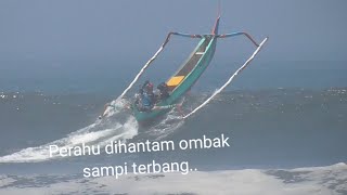 Pantai Puger Ombak besarperahu sampai terbang dihantam Ombak 3 Meter [upl. by Irami]