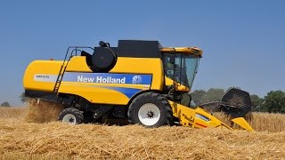 New Holland CSX 7070  wintergerst dorsen [upl. by Eirollam94]