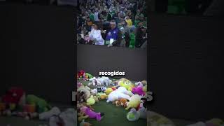 ¿Una lluvia de peluches😍shortvideo shortsfeed shortshorts shorts reels curiosidades [upl. by Combs]