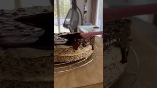 Perfekte Torte😍 foodshorts easyrecipe schokoladenkuchen schnellesrezept foodie trendfood [upl. by Ataymik]