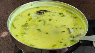 महाराष्ट्रीयन पध्दतीने बनवलेली चविष्ट ताकाची कढी  Takachi kadhi recipe  Maharashtrian dahi kadhi [upl. by Ayiram]