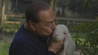 BERLUSCONI SALVA 5 AGNELLI DALLA STRAGE DEL PRANZO DI PASQUA FATE COME LUI [upl. by Caryl197]