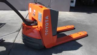 Toyota 4500 lbs Electric Pallet Jack Lift Truck 45quot Forks 24V On Board Charger [upl. by Moorish]