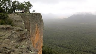 4x4 L300 4WD Vans vs Toyota 4Runner at Cullen Bullen NSW damp to lookout over Wolgan Valley [upl. by Edwyna]