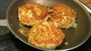 How to make Maryland Style Crab Cakes [upl. by Eras]