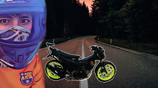 Suzuki R150 mags repaint flourescent yellow [upl. by Haeli737]