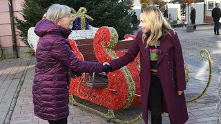 Marija Selak Raspudić posjetila Bjelovar gdje se na korzu družila s građanima [upl. by Ebony]