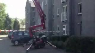 Man left stuck in the air after cherrypicker breaks down in Aberdeen [upl. by Porter]