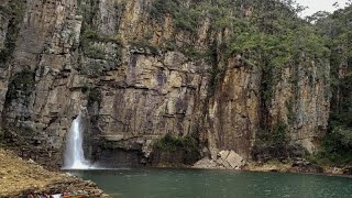 Brésil  un pan de falaise seffondre sur des touristes au moins 7 morts et 3 disparus [upl. by Steve]