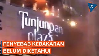 Tunjungan Plaza Surabaya Terbakar 10 Unit Damkar Diturunkan [upl. by Noxaj]