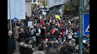 Demonstration gegen die Schließung der Geburtshilfe Daun [upl. by Ellevehc]