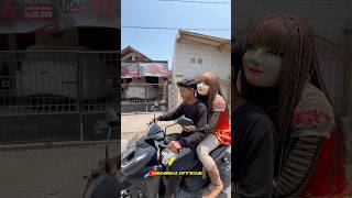 Betty Keciduk Boncengan Sama Brondong Ganteng [upl. by Sirtimid]