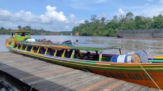 Taksi Motor khas Kalimantan Tengah Perjalanan antar desa di pedalaman sungai Barito [upl. by Retnyw]