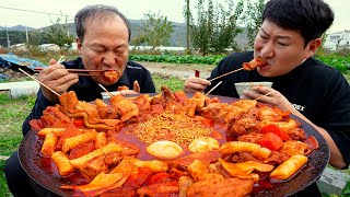 닭볶음탕 떡 어묵 고구마 사리에 수제비까지 넣은 솥뚜껑 닭볶음탕 Braised Spicy Chicken 요리amp먹방  Mukbang eating show [upl. by Helenka95]