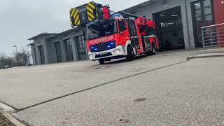 Feuerwehr Gersthofen LF und DL rücken aus zur BMA urgerschthofer [upl. by Dnalwor696]