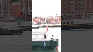 Paddle steamer Waverley departing Portsmouth harbour portsmouth waverley paddlesteamer [upl. by Teevens]