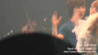 DAESUNG  Lollipop  YG Family Concert Fancam 101204 [upl. by Ardnuhsor]