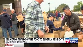 Volunteers deliver Thanksgiving food to elderly residents [upl. by Cooke]