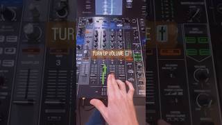 Mixing in key for NOOBS DJ djtips djing [upl. by Refinne]