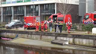 Woonboot zinkt in Groningen [upl. by Chapel]