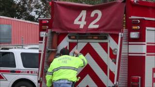 Oxygen Acetylene tank fire BLEVE in a building Pasadena Texas [upl. by Cohby367]