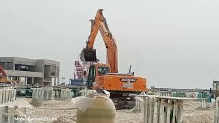 work together Doosan 225 VS Cat 320 Excavator [upl. by Buroker549]