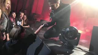 Cardinal Copia sings Cirice to a young fan Ghost  Cirice  live in Omaha 2018 [upl. by Nae]