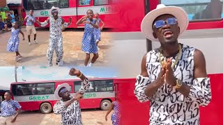 Kwadwo Nkansah Lilwin in a new Grand Dance Style with these kids … SAWORA dance Challenge [upl. by Eneja]